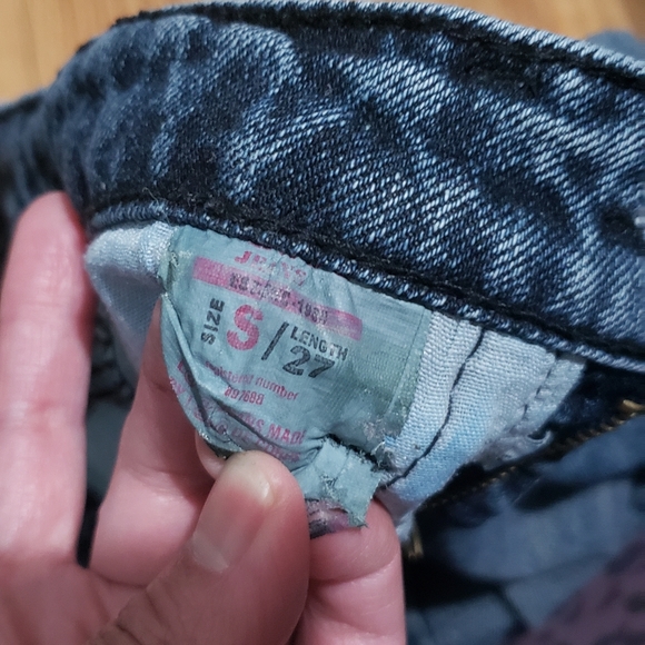 3/$30 Jeans - Picture 5 of 5